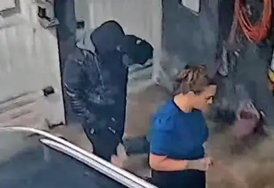 Policial civil é preso com comparsas após fazer família refém em SP Policial civil é preso com comparsas após fazer família refém em SP