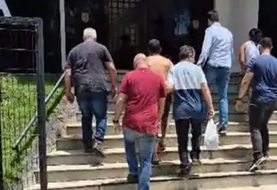 Casal é preso suspeito de matar freira a tesouradas e roubar R$ 50 mil no interior de SP Casal é preso suspeito de matar freira a tesouradas e roubar R$ 50 mil no interior de SP