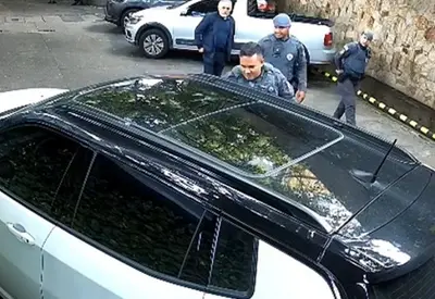 Mulher é presa após fugir de motel sem pagar e quase atropelar policial Mulher é presa após fugir de motel sem pagar e quase atropelar policial