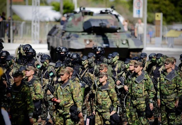 Imagem da noticia STJ decide que militares não podem ser afastados por serem transexuais