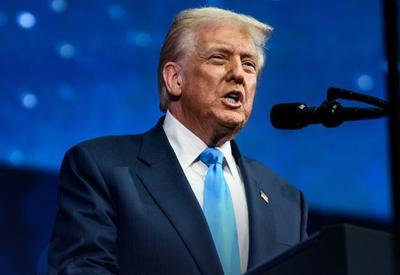 A pedido de Trump, Departamento de Justiça abre investigação sobre elo de democratas com Epstein A pedido de Trump, Departamento de Justiça abre investigação sobre elo de democratas com Epstein