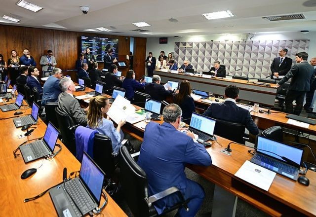 Imagem da noticia CPMI do INSS ouve ex-coordenador de pagamentos e empresário investigados por desvios