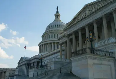 Senado dos EUA aprova divulgação de arquivos sobre Epstein e resolução segue para Trump Senado dos EUA aprova divulgação de arquivos sobre Epstein e resolução segue para Trump