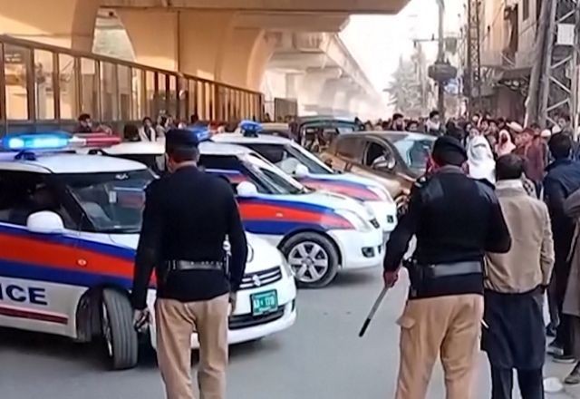 Imagem da noticia Ataque suicida deixa 3 mortos e 5 feridos em quartel-general no Paquistão