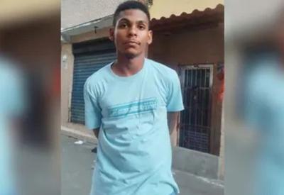 Mais de 70 tiros: Jovem de 18 anos é executado no meio da rua em Salvador Mais de 70 tiros: Jovem de 18 anos é executado no meio da rua em Salvador
