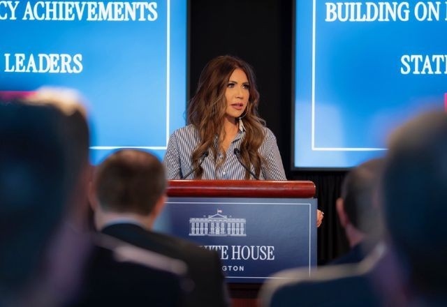 Imagem da noticia Governo Trump avalia ampliar lista de países com entrada proibida nos EUA