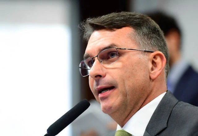 Imagem da noticia Flávio anuncia começo de negociações para 2026 e pede mobilização para aprovar anistia