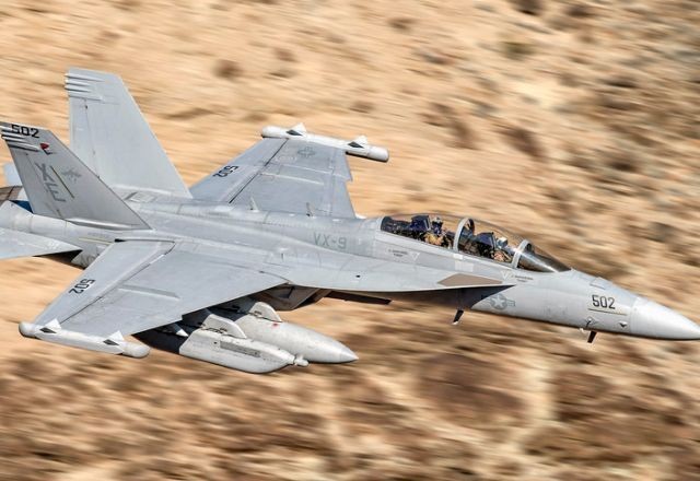 Imagem da noticia Caças norte-americanos fazem incursão no Golfo da Venezuela