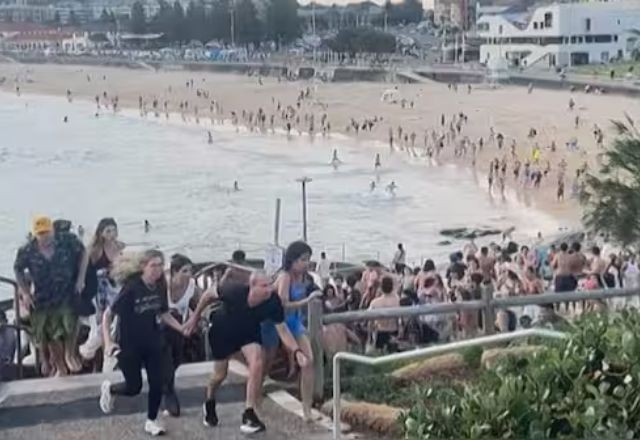 Imagem da noticia Jovem envolvido em atentado na Austrália é acusado de terrorismo e 15 homicídios