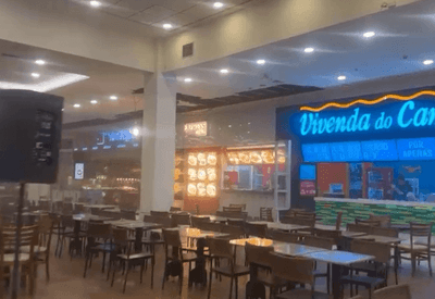 Teto do shopping Frei Caneca, em São Paulo, desaba parcialmente Teto do shopping Frei Caneca, em São Paulo, desaba parcialmente