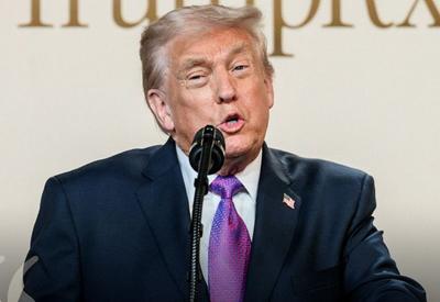 Trump estende "prazo" para decidir sobre invasão no Irã: "de 10 a 15 dias" Trump estende "prazo" para decidir sobre invasão no Irã: "de 10 a 15 dias"