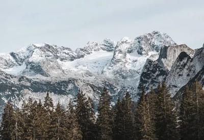 Alpinista que deixou namorada morrer em montanha é condenado na Áustria Alpinista que deixou namorada morrer em montanha é condenado na Áustria