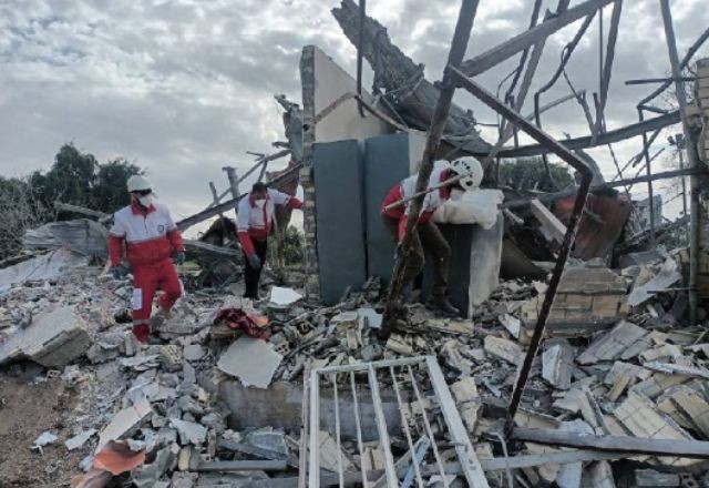 Imagem da noticia Número de mortos em ataque dos EUA e Israel contra o Irã chega a 555, diz grupo humanitário