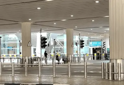 Aeroporto de Dubai retoma voos após bombardeios; em três dias, 24 voos foram cancelados em SP Aeroporto de Dubai retoma voos após bombardeios; em três dias, 24 voos foram cancelados em SP