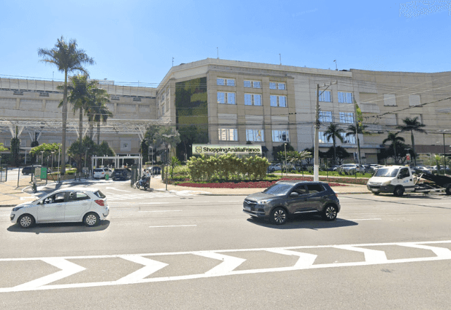 Polícia prende cozinheiro de shopping em SP suspeito de dopar e estuprar colegas de trabalho Polícia prende cozinheiro de shopping em SP suspeito de dopar e estuprar colegas de trabalho