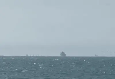 Países liberam 400 milhões de barris de petróleo para conter disparada de preços Países liberam 400 milhões de barris de petróleo para conter disparada de preços