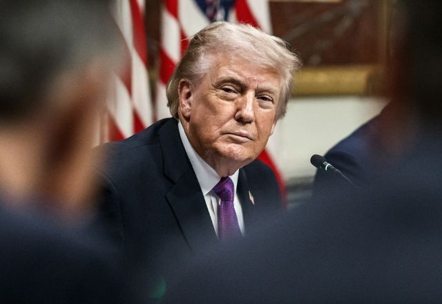 Imagem da noticia Trump decide adiar viagem à China por conta da guerra com Irã