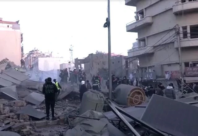 Imagem da noticia Israel intensifica ofensiva contra Hezbollah e ataca capital do Líbano