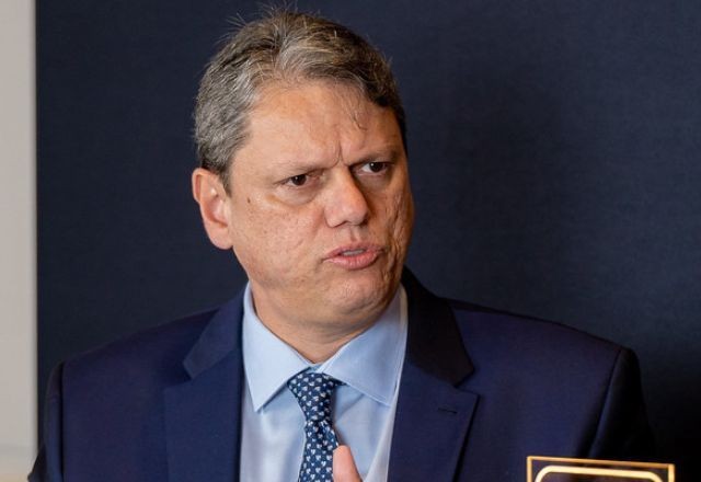 Imagem da noticia Tarcísio defende privatização da Sabesp: "Provavelmente perderia mercados relevantes"