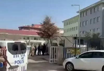 Ataque a tiros deixa ao menos 16 feridos em escola na Turquia Ataque a tiros deixa ao menos 16 feridos em escola na Turquia