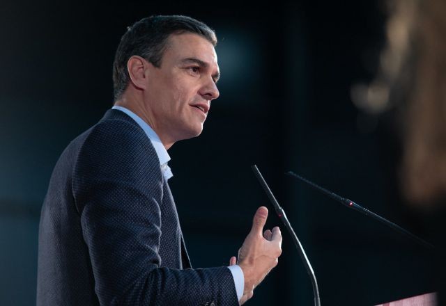 Imagem da noticia Espanha aprova regularização em massa de imigrantes ilegais