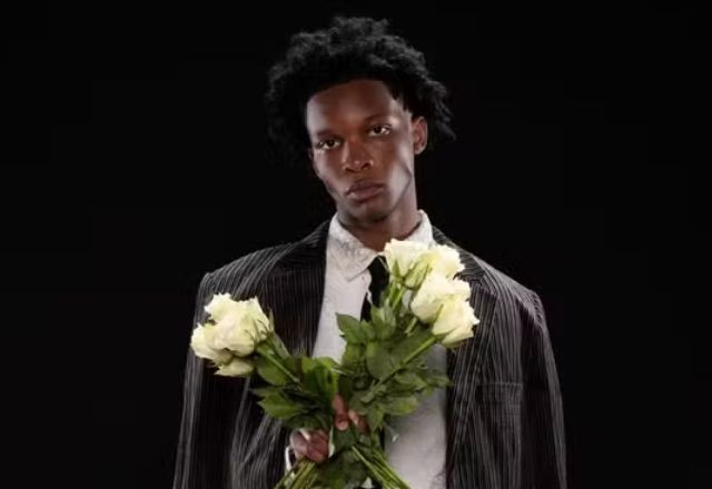 Imagem da noticia Rapper D4vd é preso suspeito de envolvimento em morte de adolescente nos EUA