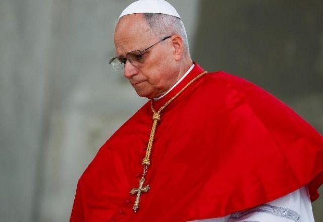 Após ataques de Trump, Papa diz que 'mundo está sendo devastado por punhado de tiranos' Após ataques de Trump, Papa diz que 'mundo está sendo devastado por punhado de tiranos'