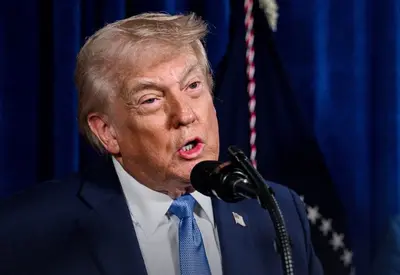 'Vivemos em um mundo louco', diz Trump após ataque em jantar 'Vivemos em um mundo louco', diz Trump após ataque em jantar