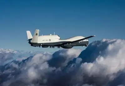 Avião da marinha dos EUA faz voo próximo à costa do Irã em meio a tensões Avião da marinha dos EUA faz voo próximo à costa do Irã em meio a tensões