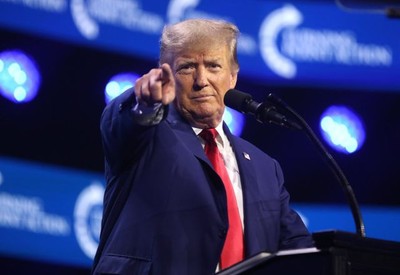 Após escândalos e processos, Trump volta à presidência e consolida legado inédito