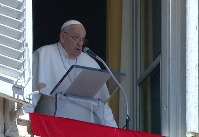 Imagem da noticia Papa promete rezar por vítimas de enchentes no Rio Grande do Sul; assista ao vídeo