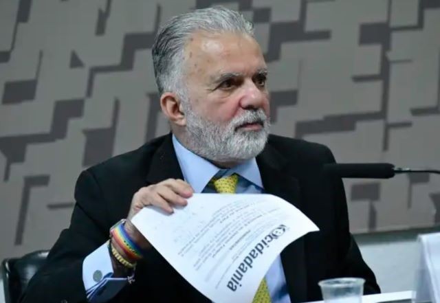 Imagem da noticia Lula remove embaixador do Brasil em Israel, Frederico Meyer, e o transfere para Genebra