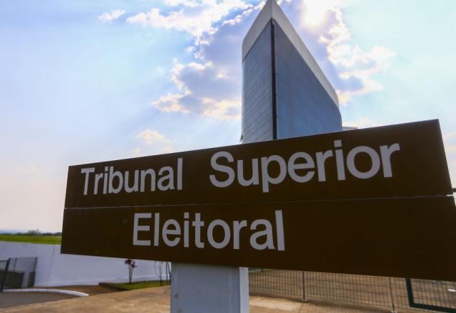 Imagem da noticia Moraes marca sessão para julgamento dos pedidos de direito de resposta de Lula