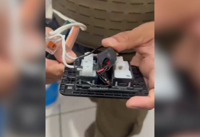 Imagem da noticia Funcionária descobre microcâmera escondida no banheiro de empresa em SC