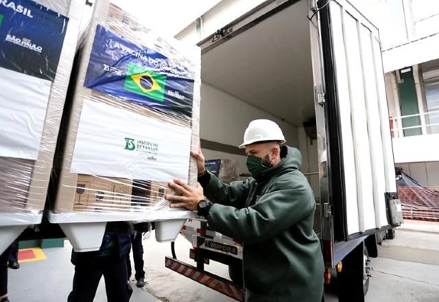 Imagem da noticia Butantan faz primeira entrega após retomar produção: 800 mil doses à Saúde