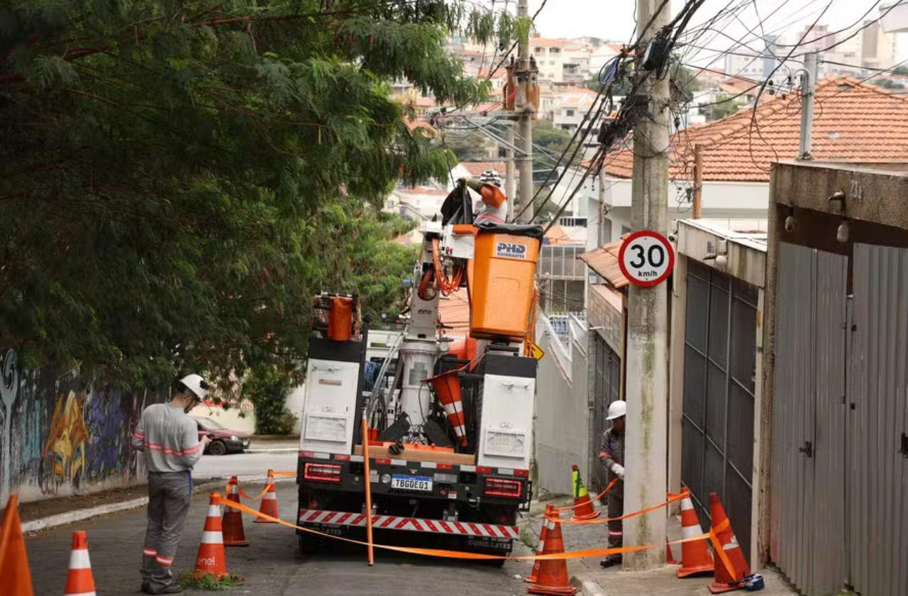 Funcionários da Enel são suspeitos de cobrar propina para religar energia em condomínio de Diadema (SP) Funcionários da Enel são suspeitos de cobrar propina para religar energia em condomínio de Diadema (SP)