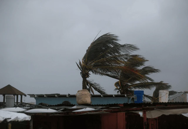 Imagem da noticia Furacão Melissa atinge a Jamaica com ventos recordes e acende alerta máximo no Caribe