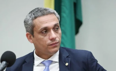 Moraes suspende ação penal no STF contra deputado Gustavo Gayer  Moraes suspende ação penal no STF contra deputado Gustavo Gayer