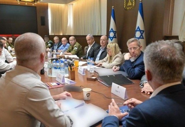 Imagem da noticia Mapa Mundi: Israel aprova cessar-fogo com Hamas em Gaza; Rússia e Ucrânia intensificam bombardeios
