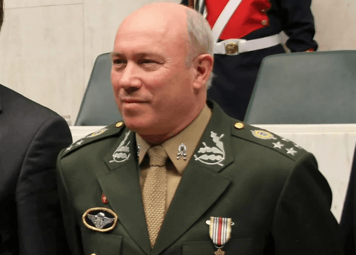 Imagem da noticia Pai de Mauro Cid prestará depoimento à PF nesta terça (26)