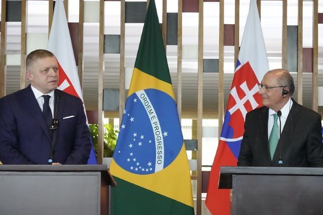 Imagem da noticia Alckmin comete gafe e confunde Eslováquia com Iugoslávia