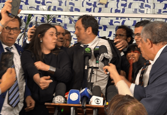 Imagem da noticia Glauber Braga afirma que ocupação da Mesa da Câmara foi "ato político"