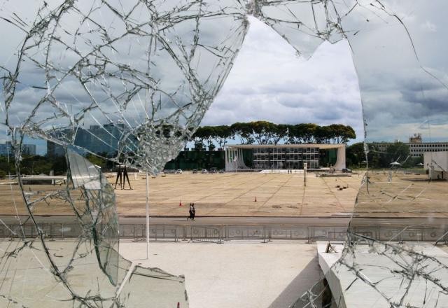 Imagem da noticia Golpistas procuraram HDs da Secom e da Abin, diz ministro