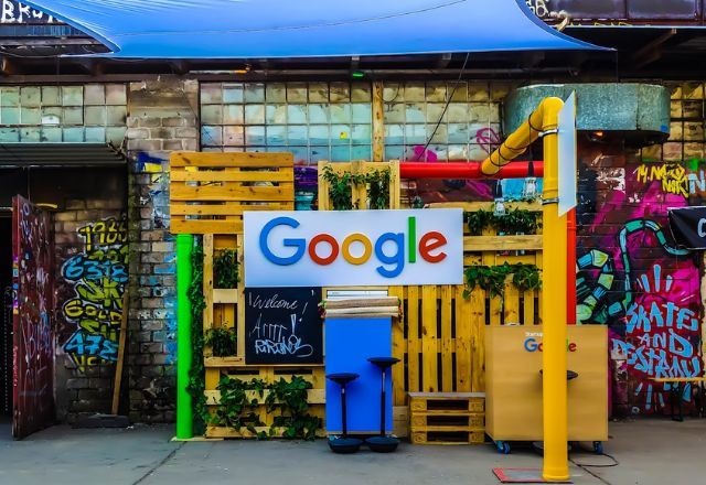 Imagem da noticia União Europeia multa Google em US$ 272 milhões por não pagar jornais da França