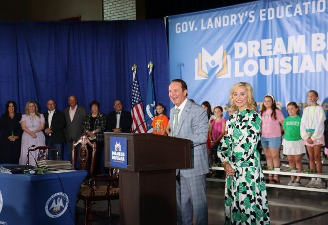 Imagem da noticia EUA: Louisiana exige que salas de aula tenham cartazes com os dez mandamentos