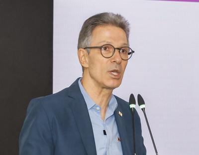 Zema diz que direita não está dividida para eleições e que mais candidatos fortalecem o campo político Zema diz que direita não está dividida para eleições e que mais candidatos fortalecem o campo político