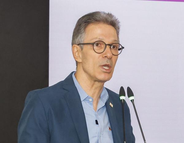 Imagem da notícia: O prazo do PL para Zema decidir se aceita ser vice de Flávio Bolsonaro