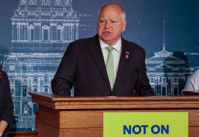 Imagem da noticia Kamala Harris escolhe Tim Walz como vice de chapa, diz agência
