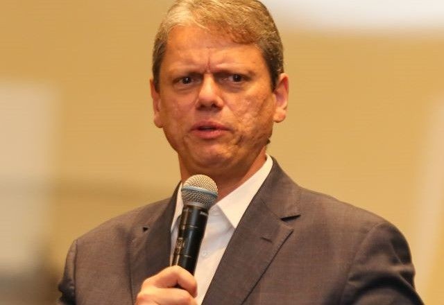 Imagem da noticia Em depoimento ao STF, Tarcísio nega golpismo por parte de Bolsonaro