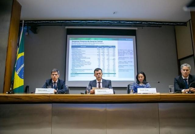 Imagem da noticia Governo Central arrecadou R$ 37,76 bi a mais do que gastou